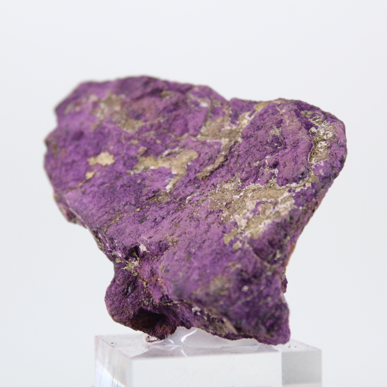 Purpurite natural portuguesa sobre suporte – Mineral bruto